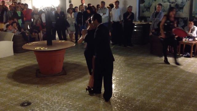 Roberto Castrucci e Alessia Leoni - RoyAl Tango - Ischia giugno 2013 смотреть онлайн