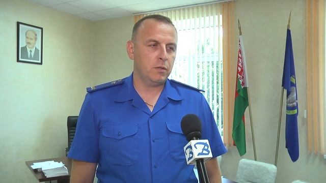 В Пинске из окна второго этажа выпал двухлетний ребенок смотреть онлайн