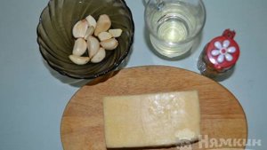 Багет с сыром и чесноком