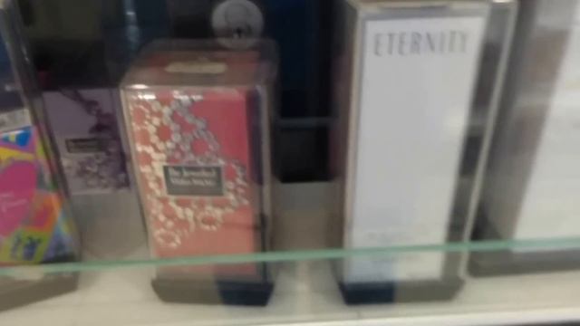 США..Ароматы американских духов LADY GAGA GUECSS CK VERAWANG..