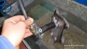 Масло в системе охлаждения по причине негерметичности масляного холодильника