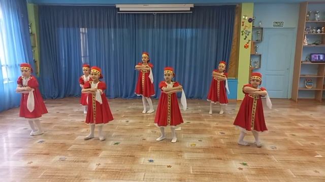 МДОБУ детский сад 120, народный танец" Калинка".