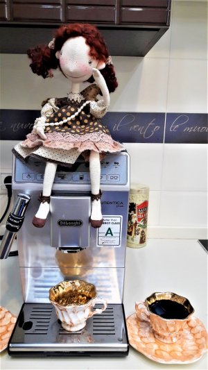 Как чистить #кофемашину.
#Кофемашина DeLonghi Autentica plus - хороший #подарок купили, #отличная.
