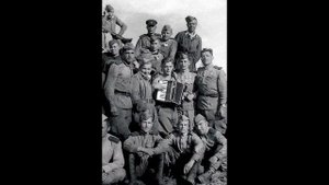 "Ах эти тучи в голубом" Музыка Александра Журбина Слова Василия Аксёнова и Петра Синявского