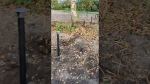 Монтаж винтовых свай для забора