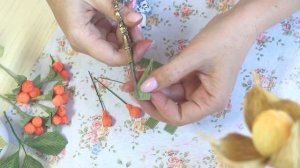 Как сделать ЯГОДЫ из гофрированной бумаги / Ягоды своими руками