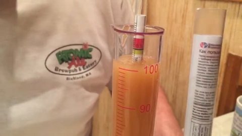 Замер плотности пива ареометром Better Brew