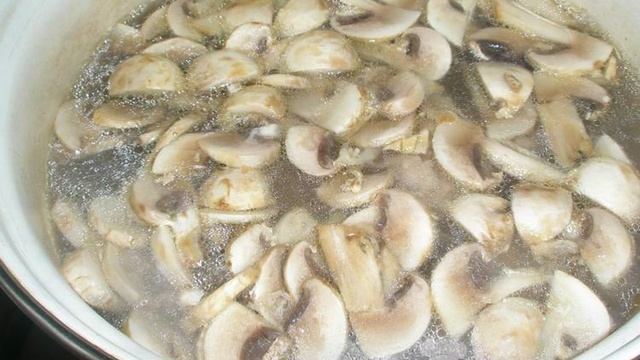 Куриный суп с шампиньонами