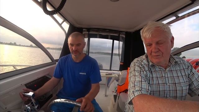 Идем на катере через г. Калининград от п. Взморье к чистым карьерам в п. Озерки. смотреть онлайн