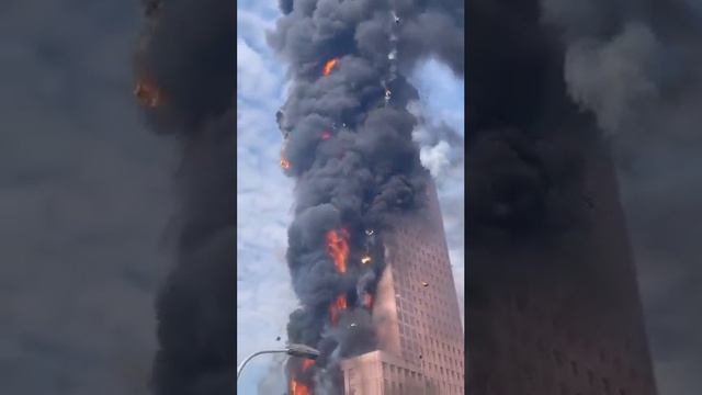 пожар в небоскребе в Китае