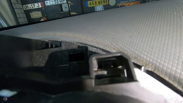 Снимаем панель приборов Peugeot 207
