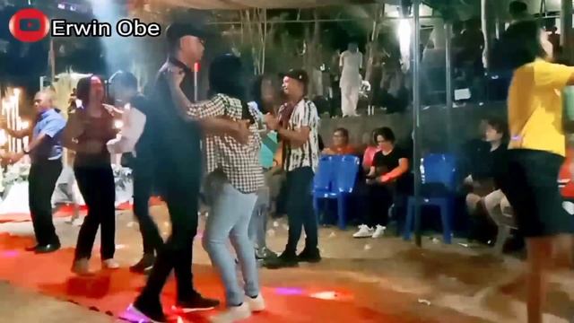 Lagu Dansa Kizomba Terbaru Viral Tik_Tok || SU TERLANJUR TAGA'E || (Elegant Boys) Cover_Erwin Obe смотреть онлайн
