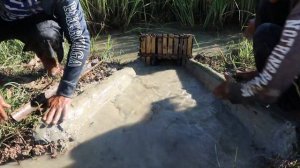 Wow! Fish So Much - Unique Fishing With Sony TV Trap System - Two Handsome Fishermen Build Fish Tra