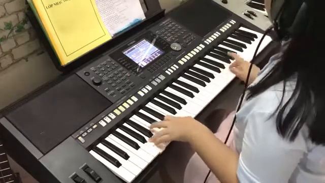 Gặp Mẹ Trong Mơ ( organ Casio Trương Thị Kim Ngân) смотреть онлайн