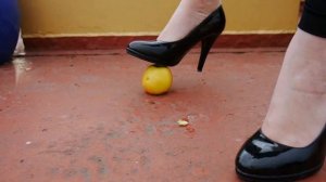 High heels apple crush (FOOT FETISH)