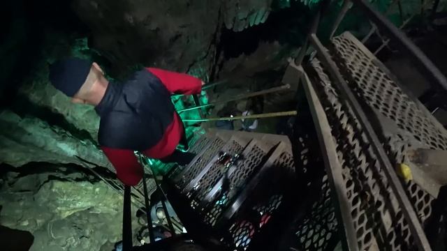 Лагонаки на машине. Большая Азишская пещера. Часть 1.