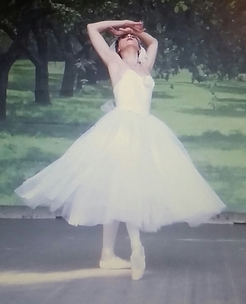 В. Ободзинский "Дни бегут" - хореограф / балерина Маргарита Андреева смотреть онлайн