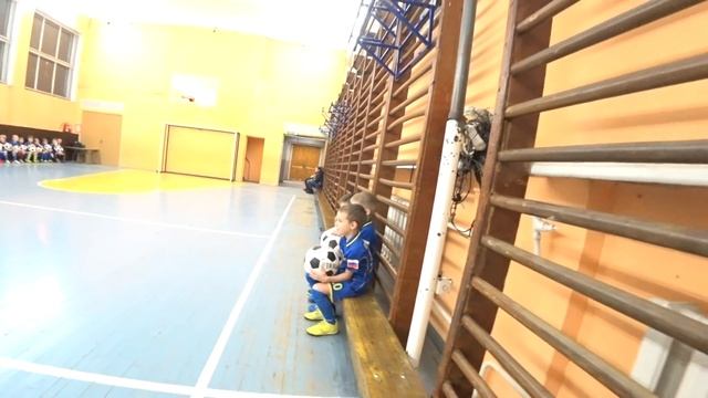 Видео для тренеров: "Удары навыкат с отскоков" (ИГРОВОЙ МЕТОД ПОСТАНОВКИ УДАРА У ДЕТЕЙ ДО 7 ЛЕТ) смотреть онлайн