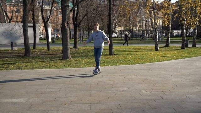 Как кататься на роликах — поворот | Школа роликов RollerLine Роллерлайн в МосквеRollerLine