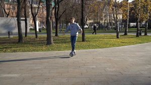 Как кататься на роликах — поворот | Школа роликов RollerLine Роллерлайн в МосквеRollerLine