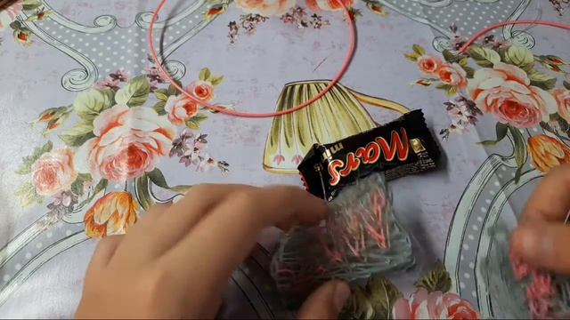 Кто лучше нарисует предмет 3D ручкой тот его и забёрёт.