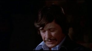 Charles Bronson Slugs Al Lettieri (Mr. Majestyk-1974)