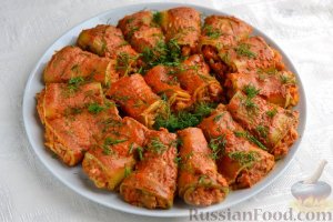 Аппетитная новинка.
"ГОЛУБЦЫ" ИЗ КАБАЧКОВ В ТОМАТНОМ СОУСЕ