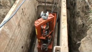 Метод разрушения старой трубы с протаскиванием новой