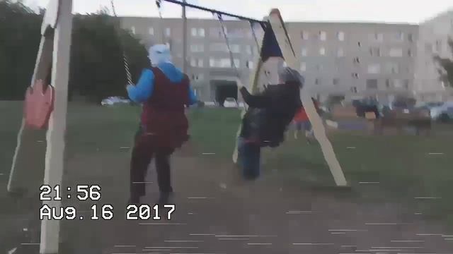 ШОК!! БАБУШКИ В ТАТАРСТАНЕ КАЧАЮТСЯ НА КАЧЕЛЯХ!!! смотреть онлайн