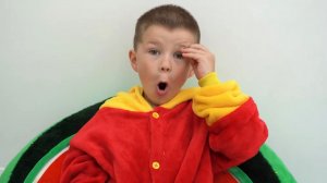 История о том, как вести ребенка дома с мамой и слушать ее каждый день.