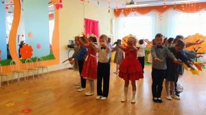 Танец с осенними листочками "Листопад" подготовительная группа