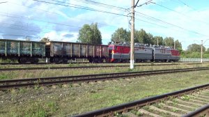 Электровоз ВЛ80с-706 с грузовым поездом