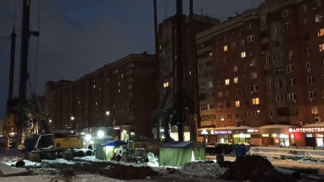 На стройке метро (продление Автозаводской линии) на ул. М. Горького // 18 ч. 36 м. 11 марта 2023 год