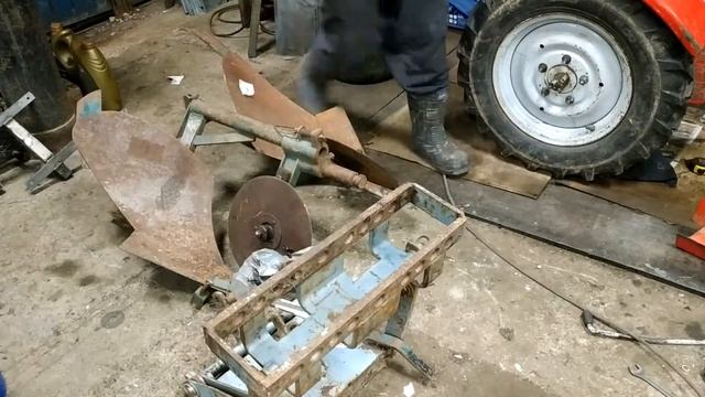 Приобрёл плуг к трактору TZ 4 K 14 и ещё одну важную деталь . =) смотреть онлайн
