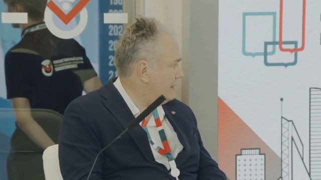 Журавлёв Дмитрий Анатольевич - генеральный директор Института региональных проблем