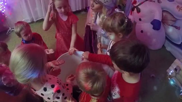 Новый год 2016 в детском центре Яркие дети смотреть онлайн