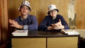 1 КЛАСС VS 11 КЛАСС/ дети против подростков