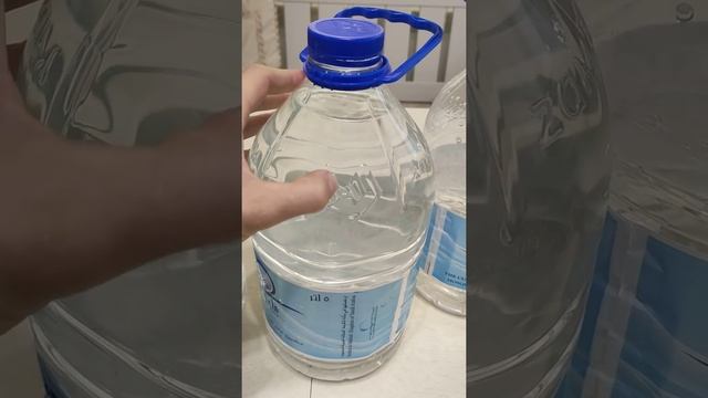 Как отличить настоящую воду Зам-Зам от подделки. Надпись "KAZ-ZamZam"на горловине под кольцом крышк