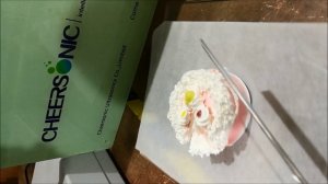 Ультразвуковая резка пирога с днем рождения, кремового торта