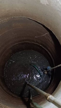 Бурили в колодце и пошел болотный газ!