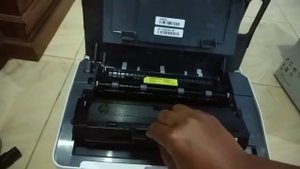 How to replace toner printer laser hp 107w