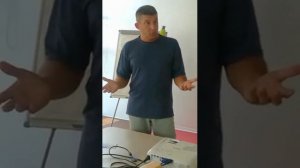 В чём отличие проф. шампуня от обычного? Вова Мигулин-главный технолог на заводе Oriflame