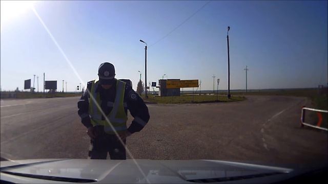 Уточкин Сергей Анатольевич превышает полномочия на посту ГАИ в Мариуполе