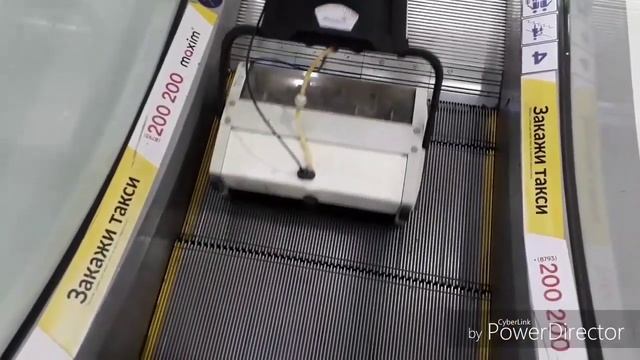 Химчистка полов ротором и эскалатора в торговом центре HD смотреть онлайн