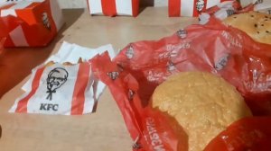 ОБЗОР ПРОДУКТОВ ИЗ КФС .KFC иногда можно есть.