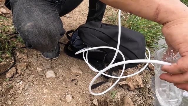 野外用水不安全，狼哥自己改了一个太阳能供电的户外净水器，大家看看效果咋样！【流浪的独孤老狼】