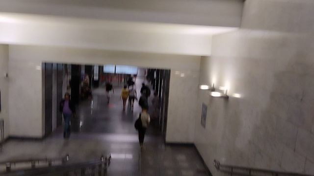 Московское метро: обзор станции Варшавская.