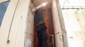 Монтаж сантехники! Лучше до штукатурки или после?