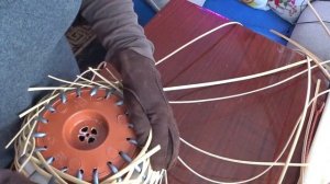 Подвесное кашпо из ротанга