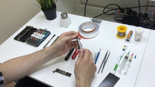 Рабочее место мастера 1 - Инструменты. Онлайн обучение ремонту телефонов